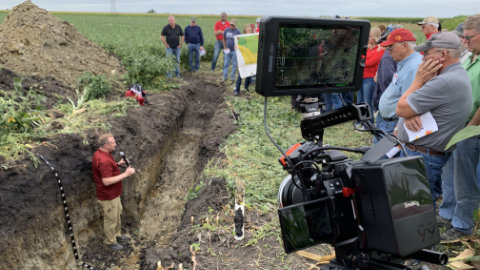 Antonion Mallarino recording video at Field Extension Lab